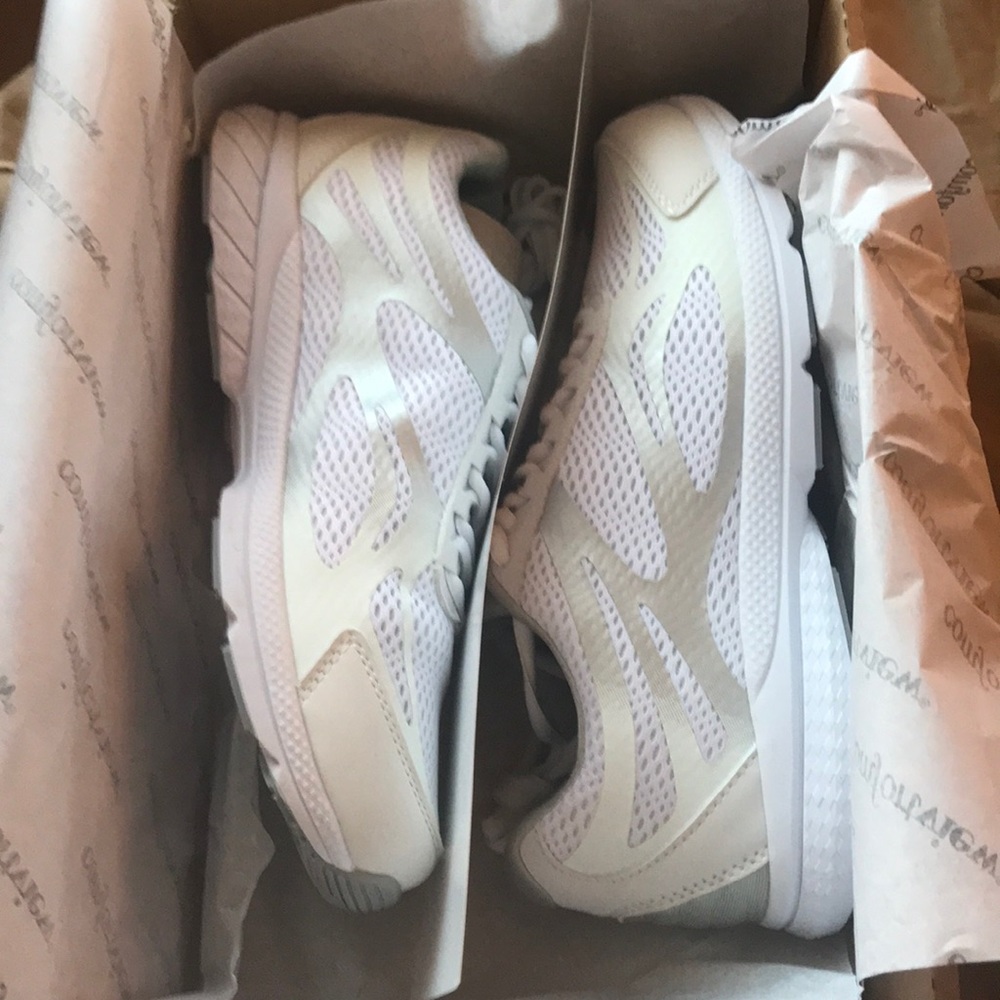 Comfort View shoes. Brand new.